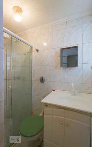 Casa à venda com 240m², 5 quartos e 3 vagasBanheiro da Suíte