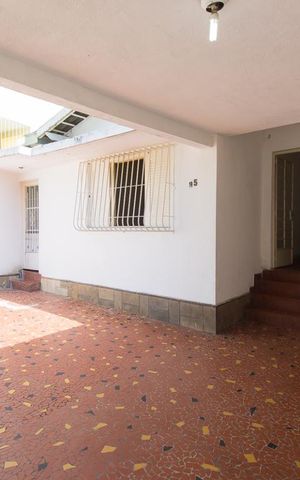 Casa à venda com 240m², 5 quartos e 3 vagasGaragem 