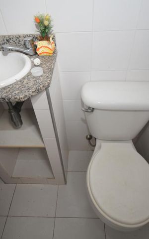 Casa de condomínio à venda com 90m², 3 quartos e 1 vagaBanheiro Social