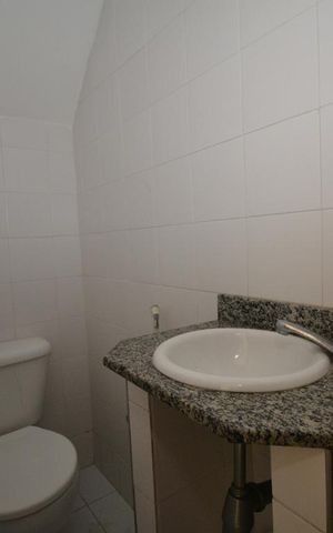 Casa de condomínio à venda com 90m², 3 quartos e 1 vagaLavabo