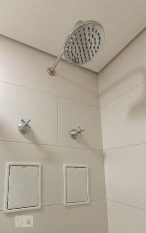 Studio para alugar com 35m², 1 quarto e 1 vaga Studio para alugar com 35m², 1 quarto e 1 vagaBanheiro