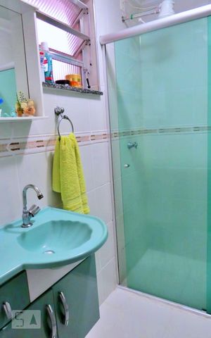 Casa à venda com 60m², 2 quartos e sem vaga Casa à venda com 60m², 2 quartos e sem vagaBanheiro