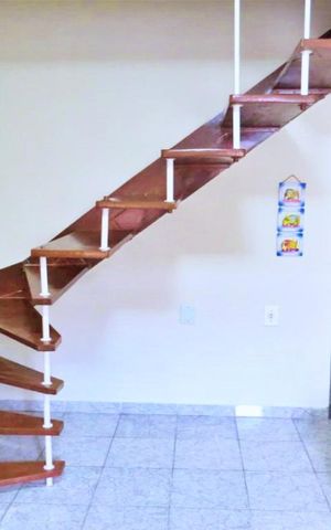 Casa à venda com 60m², 2 quartos e sem vaga Casa à venda com 60m², 2 quartos e sem vagaSala