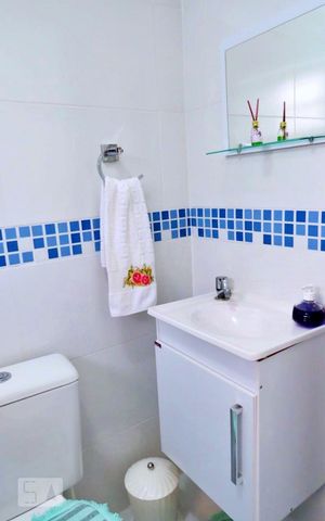 Casa à venda com 60m², 2 quartos e sem vaga Casa à venda com 60m², 2 quartos e sem vagaBanheiro da Suíte