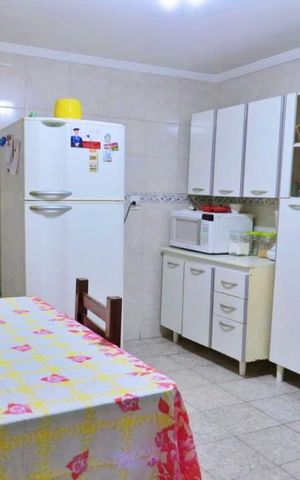 Casa à venda com 60m², 2 quartos e sem vaga Casa à venda com 60m², 2 quartos e sem vagaCozinha - Armários
