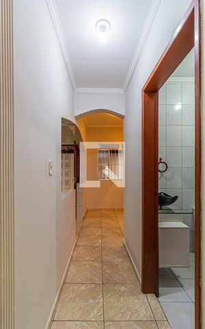 Casa à venda com 190m², 2 quartos e 2 vagas Casa à venda com 190m², 2 quartos e 2 vagasCorrredor