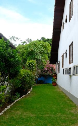 Casa à venda com 500m², 3 quartos e 2 vagasÁrea externa - corredor lateral
