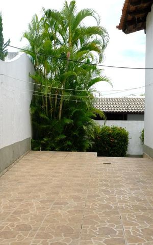 Casa à venda com 500m², 3 quartos e 2 vagasÁrea externa - fundos