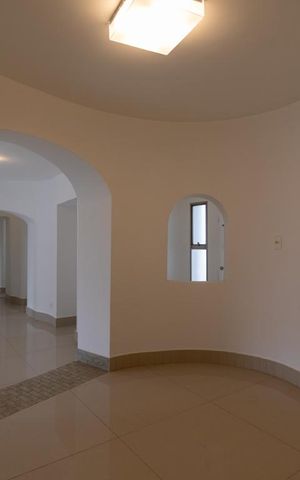 Apartamento à venda com 102m², 2 quartos e 2 vagasSala