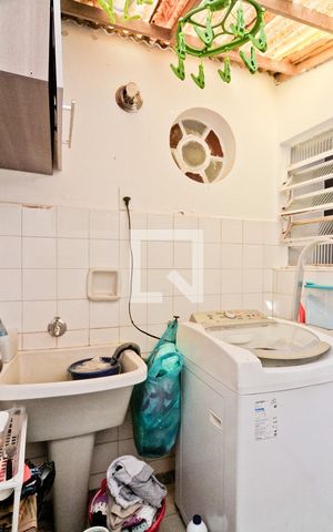 Casa à venda com 150m², 3 quartos e 1 vaga Casa à venda com 150m², 3 quartos e 1 vagaÁrea de Serviço