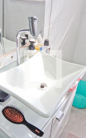 Casa à venda com 150m², 3 quartos e 1 vaga Casa à venda com 150m², 3 quartos e 1 vagaBanheiro