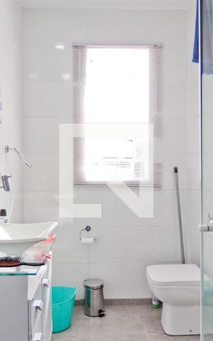 Casa à venda com 150m², 3 quartos e 1 vaga Casa à venda com 150m², 3 quartos e 1 vagaBanheiro