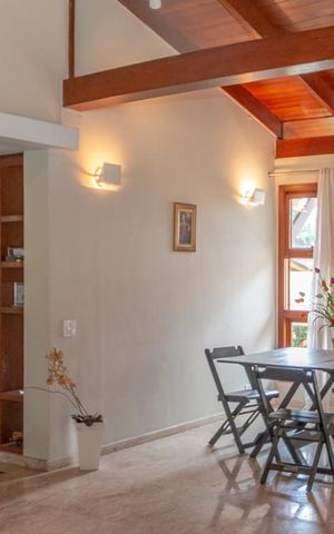 Casa à venda com 769m², 3 quartos e 5 vagas Casa à venda com 769m², 3 quartos e 5 vagasSala Lareira