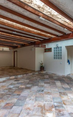Casa à venda com 769m², 3 quartos e 5 vagas Casa à venda com 769m², 3 quartos e 5 vagasGaragem