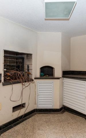 Casa à venda com 769m², 3 quartos e 5 vagas Casa à venda com 769m², 3 quartos e 5 vagasChurrasqueira