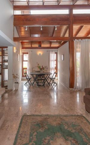 Casa à venda com 769m², 3 quartos e 5 vagas Casa à venda com 769m², 3 quartos e 5 vagasSala