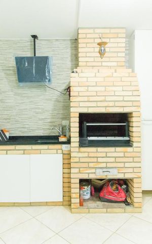 Casa à venda com 160m², 3 quartos e 4 vagasChurrasqueira