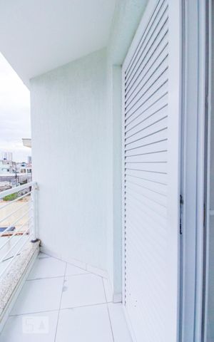 Casa à venda com 160m², 3 quartos e 4 vagasSacada Quarto 2 - Suíte