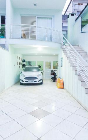 Casa à venda com 160m², 3 quartos e 4 vagasGaragem