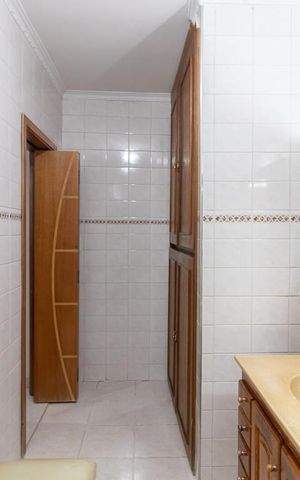 Casa à venda com 280m², 3 quartos e 2 vagas Casa à venda com 280m², 3 quartos e 2 vagasBanheiro da Suíte