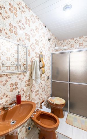 Casa à venda com 280m², 3 quartos e 2 vagas Casa à venda com 280m², 3 quartos e 2 vagasBanheiro 2