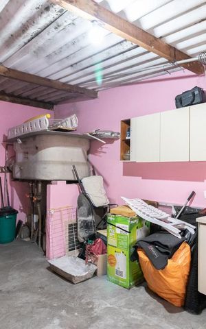 Casa à venda com 280m², 3 quartos e 2 vagas Casa à venda com 280m², 3 quartos e 2 vagasQuarto de Serviço