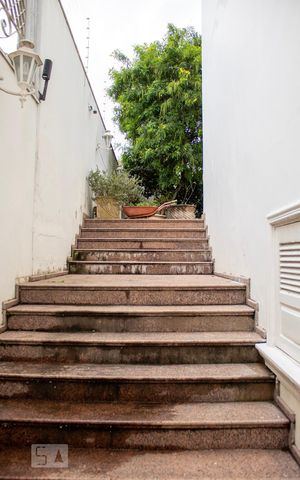 Casa para alugar com 500m², 4 quartos e 3 vagas Casa para alugar com 500m², 4 quartos e 3 vagasÁrea Externa