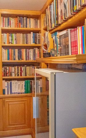 Casa para alugar com 500m², 4 quartos e 3 vagas Casa para alugar com 500m², 4 quartos e 3 vagasBiblioteca