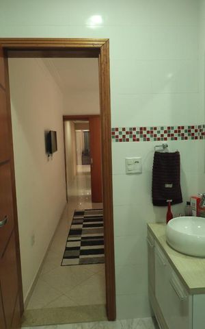 Casa à venda com 136m², 2 quartos e 2 vagasBanheiro da Suíte