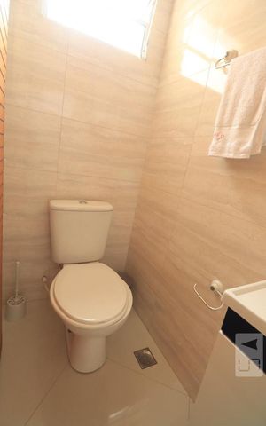 Casa à venda com 136m², 2 quartos e 2 vagasBanheiro de Serviço