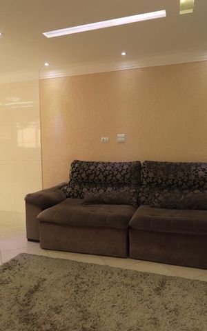 Casa à venda com 136m², 2 quartos e 2 vagasSala