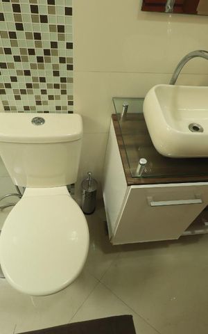 Casa à venda com 136m², 2 quartos e 2 vagasBanheiro Social