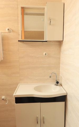 Casa à venda com 136m², 2 quartos e 2 vagasBanheiro de Serviço