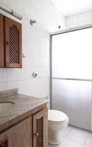 Casa à venda com 250m², 3 quartos e 2 vagas Casa à venda com 250m², 3 quartos e 2 vagasBanheiro 2