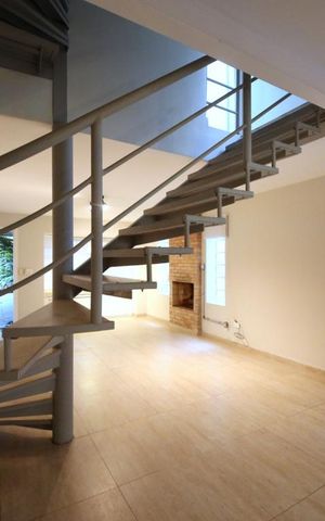 Casa de condomínio para alugar com 250m², 3 quartos e 3 vagasSala 