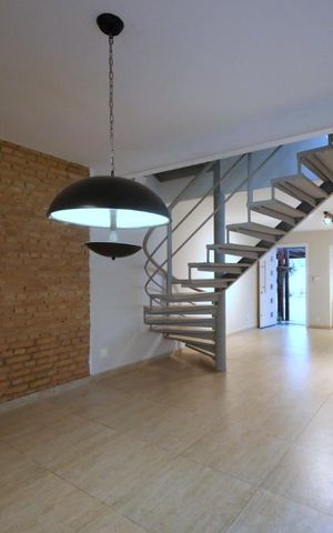 Casa de condomínio para alugar com 250m², 3 quartos e 3 vagasSala 