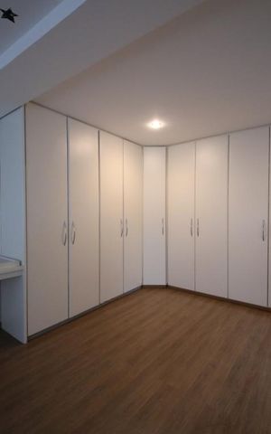 Casa de condomínio para alugar com 250m², 3 quartos e 3 vagasQuarto 1 - Armários