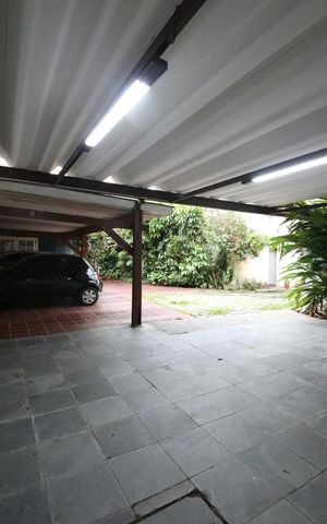 Casa de condomínio para alugar com 250m², 3 quartos e 3 vagasGaragem 