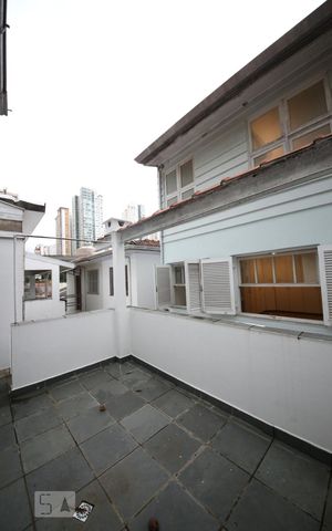 Casa de condomínio para alugar com 250m², 3 quartos e 3 vagasÁrea de Serviço