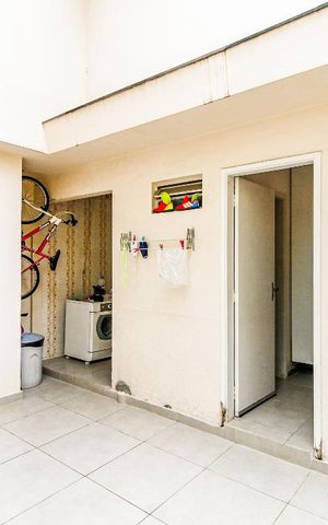 Casa à venda com 127m², 4 quartos e 2 vagas Casa à venda com 127m², 4 quartos e 2 vagasQuintal
