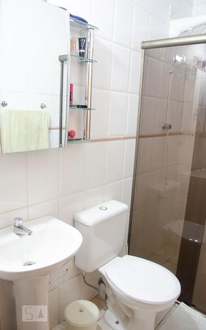 Casa à venda com 158m², 3 quartos e 3 vagasBanheiro 