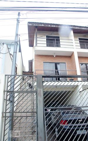 Casa à venda com 158m², 3 quartos e 3 vagasFachada