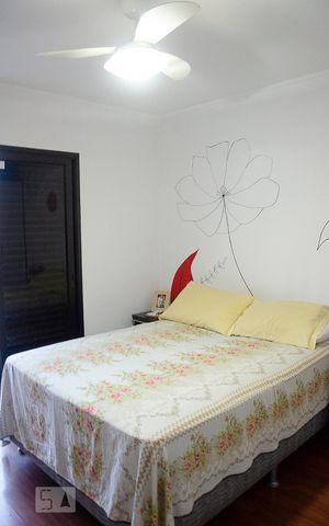 Casa à venda com 158m², 3 quartos e 3 vagasSuíte 