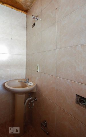 Casa à venda com 70m², 1 quarto e sem vaga Casa à venda com 70m², 1 quarto e sem vagaBanheiro