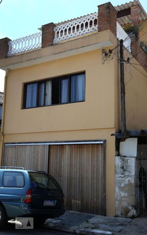 Casa à venda com 207m², 3 quartos e 2 vagasFachada