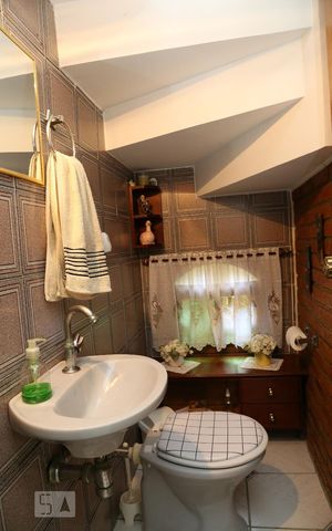 Casa à venda com 207m², 3 quartos e 2 vagasLavabo