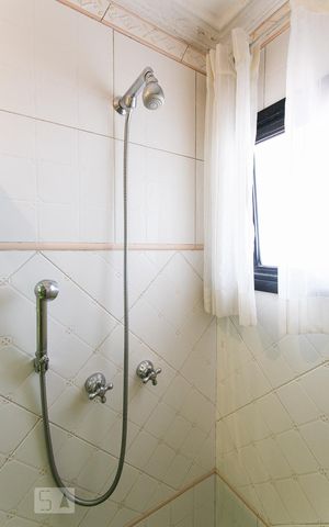 Apartamento à venda com 105m², 3 quartos e 2 vagasBanheiro Social - Chuveiro