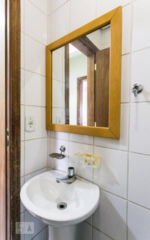 Apartamento à venda com 105m², 3 quartos e 2 vagasBanheiro de Serviço
