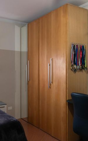 Casa à venda com 596m², 5 quartos e 8 vagas Casa à venda com 596m², 5 quartos e 8 vagasQuarto 2