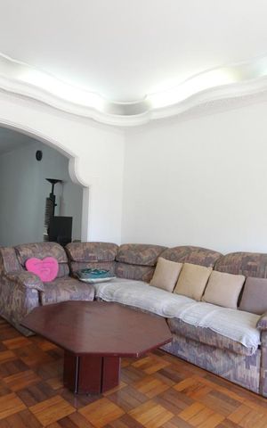 Casa à venda com 361m², 4 quartos e 3 vagasSala